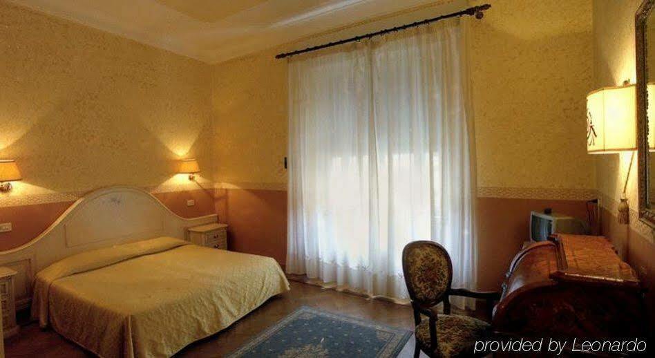 Hotel Trinita Dei Monti Rome Exterior photo